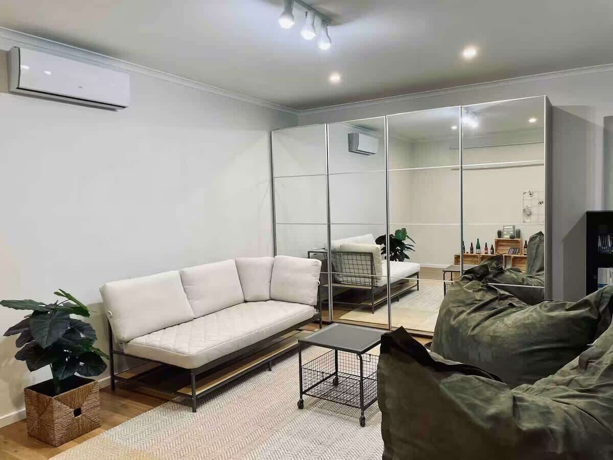 TV, offices