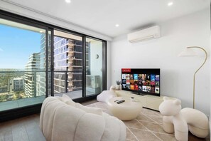 TV - Puddings Home Box Hill Stylish 2BR Mountain View Gym (Box Hill)
