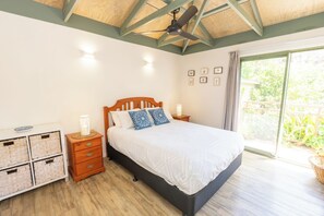 2 bedrooms, WiFi, bed sheets - Gone Surfing - Unit 15 at Point Lookout Beach Resort (Point Lookout)
