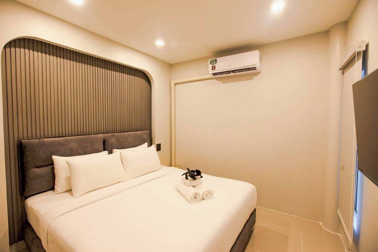 Economic Standard (Adults Only)