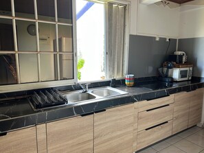 Fridge, microwave, oven, stovetop - Spacious and comfortable family home (Le François)
