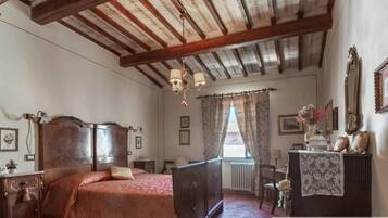 Kahden hengen huone (yksi tai kaksi sänkyä), näköala puutarhaan