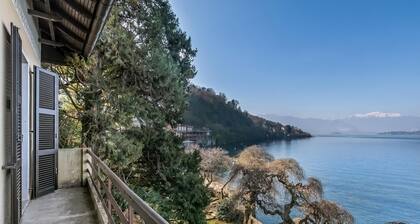 Villa Incanto Sul Lago: Lakefront, Garden & Balconies