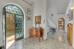 Standard Villa, Multiple Bedrooms, 2 Bathrooms, Lakeside (Villa Incanto Sul Lago Lake Front) | Interior - Villa Incanto Sul Lago Lake Front (Laveno Mombello)