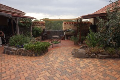 Studio Apartment located on the finge of Axedale in Central Victoria.