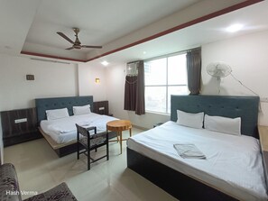 Deluxe Quadruple Room, City View - New Holiday Inn Hotel (Ajmer)