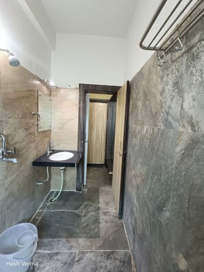 Bathroom - New Holiday Inn Hotel (Ajmer)