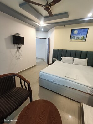 Deluxe Double Room, City View - New Holiday Inn Hotel (Ajmer)