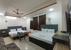 Deluxe Quadruple Room, City View