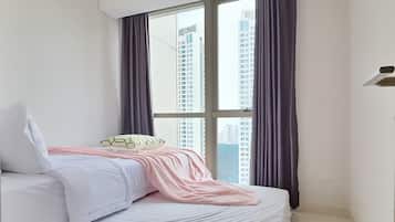 Apartment, 3 Bedrooms, City View | Desk, iron/ironing board, free WiFi
