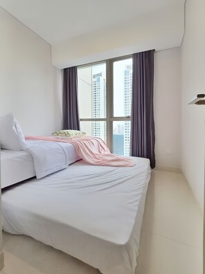Apartamento, 3 quartos, vista para a cidade | Escrivaninha, ferros/tábuas de passar roupa, Wi-Fi de cortesia