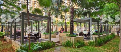 屋外ダイニングエリア