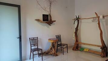 Deluxe Room, Non Smoking, Garden View | Bathroom