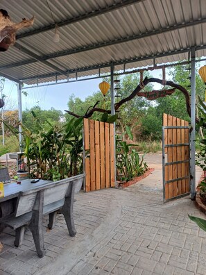 Phòng Deluxe, không hút thuốc, quang cảnh vườn | Hiên