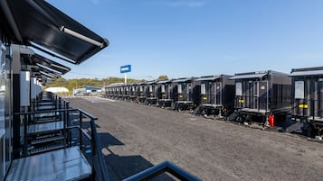 المنشأة من الخارج