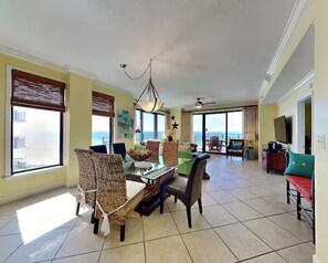 リビング エリア