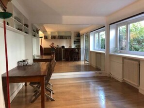 Interior - 3-room apartment with garden in Boulogne-Billancourt /Paris (Boulogne-Billancourt)