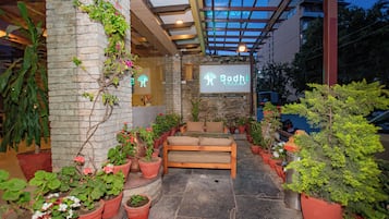 Coin salon dans le hall