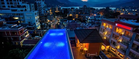 2 個室外泳池