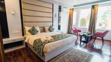 Premium Double Room | In-room safe, desk, laptop workspace, soundproofing