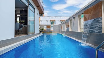 Deluxe Villa, City View | Pool