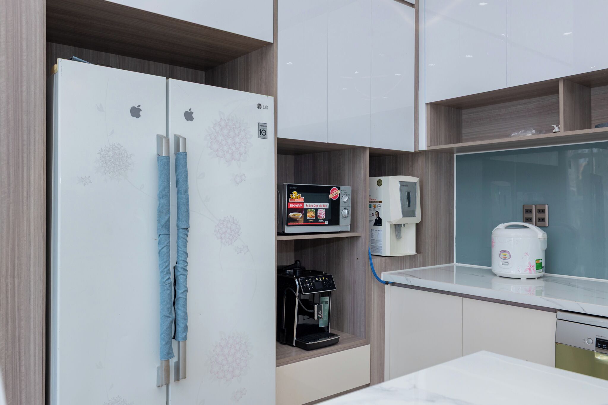 Deluxe Villa, City View | Interior