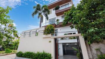 Deluxe Villa, City View | Exterior