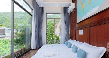 Nancy Grand Strip Villa Pool new 1