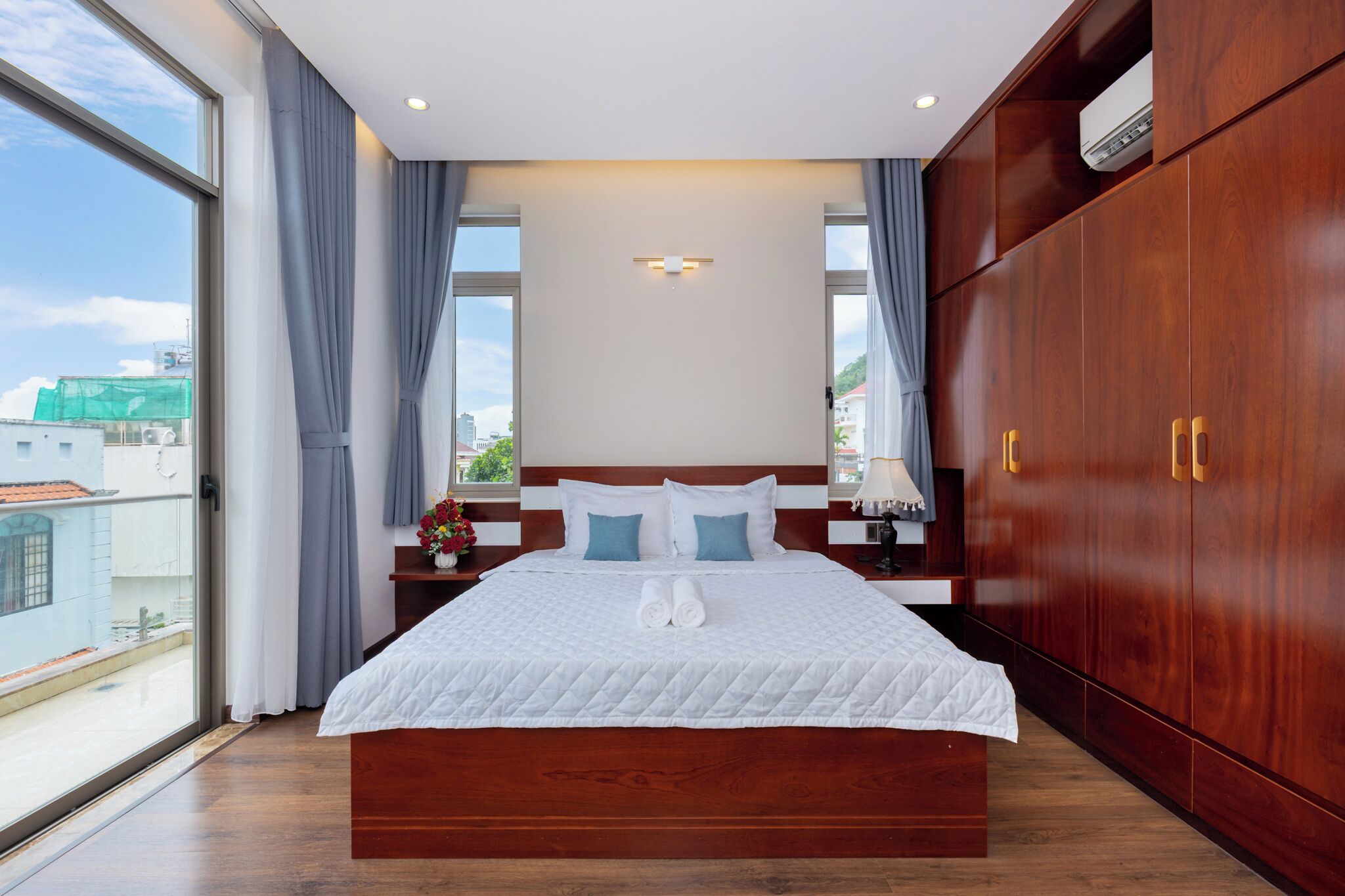 Deluxe Villa, City View