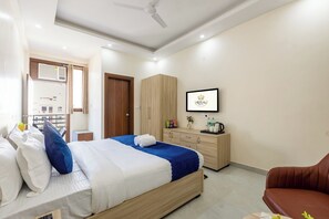 Deluxe Double Room, Balcony, City View