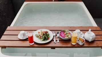 Suite, Balcony, Garden View | Food and drink