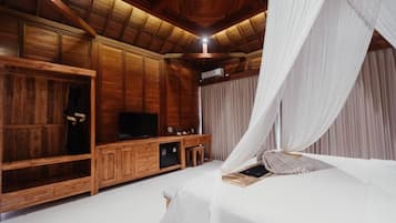 Suite, Balcony, Garden View