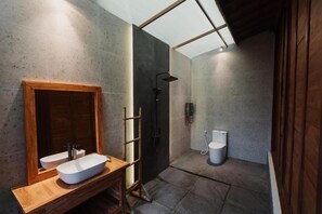 Bathroom - Padi Bali Villa with Private Jacuzzi (Gianyar)