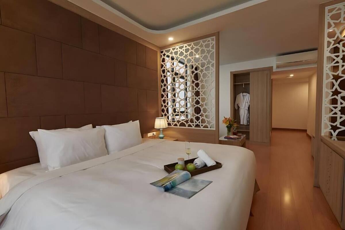 Deluxe Suite, City View | Peti besi dalam bilik, kalis bunyi, seterika/papan seterika 