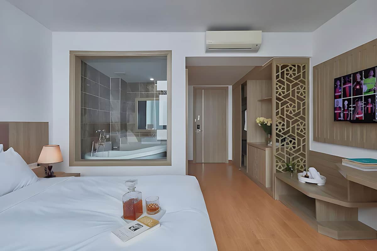 Deluxe Double Room, Mountain View | Peti besi dalam bilik, kalis bunyi, seterika/papan seterika 