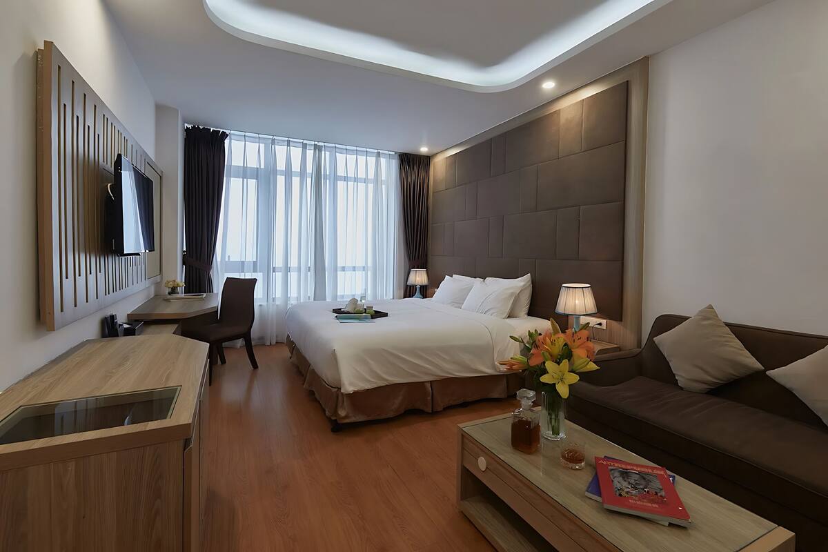 Deluxe Double Room, City View | Peti besi dalam bilik, kalis bunyi, seterika/papan seterika 