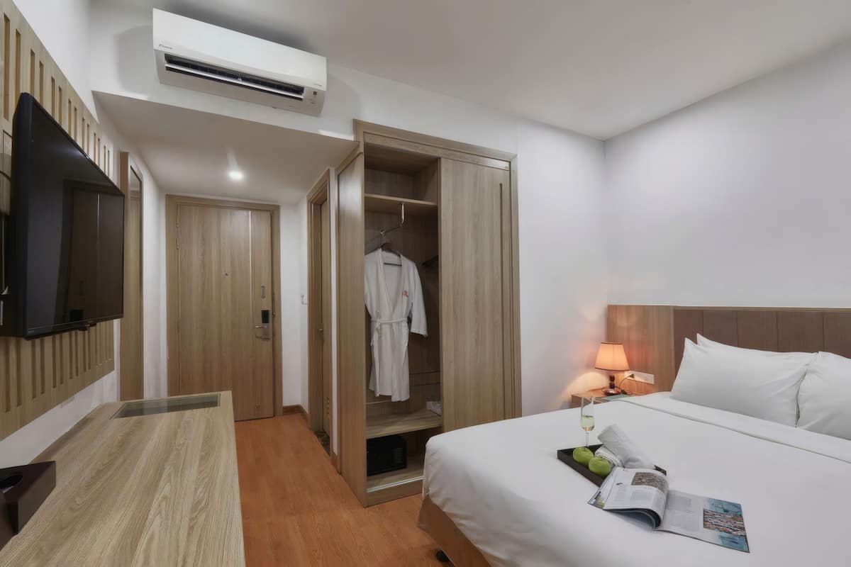 Superior Double Room, City View | Peti besi dalam bilik, kalis bunyi, seterika/papan seterika 
