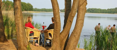 Mobile Unterkunft | Speisen im Freien