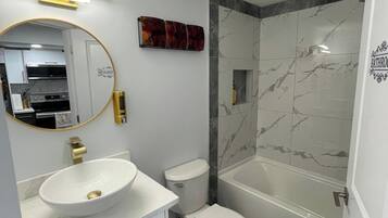 House, 2 Bedrooms, Fireplace | Bathroom