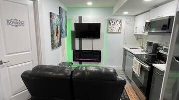 House, 2 Bedrooms, Fireplace | Living room
