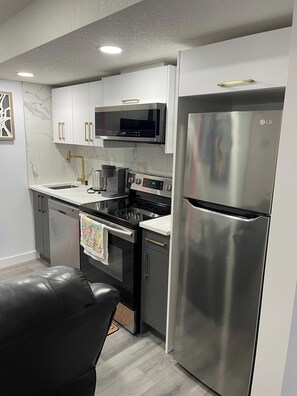 House, 2 Bedrooms, Fireplace | Interior - A Place of Refuge and Comfort (Edmonton)