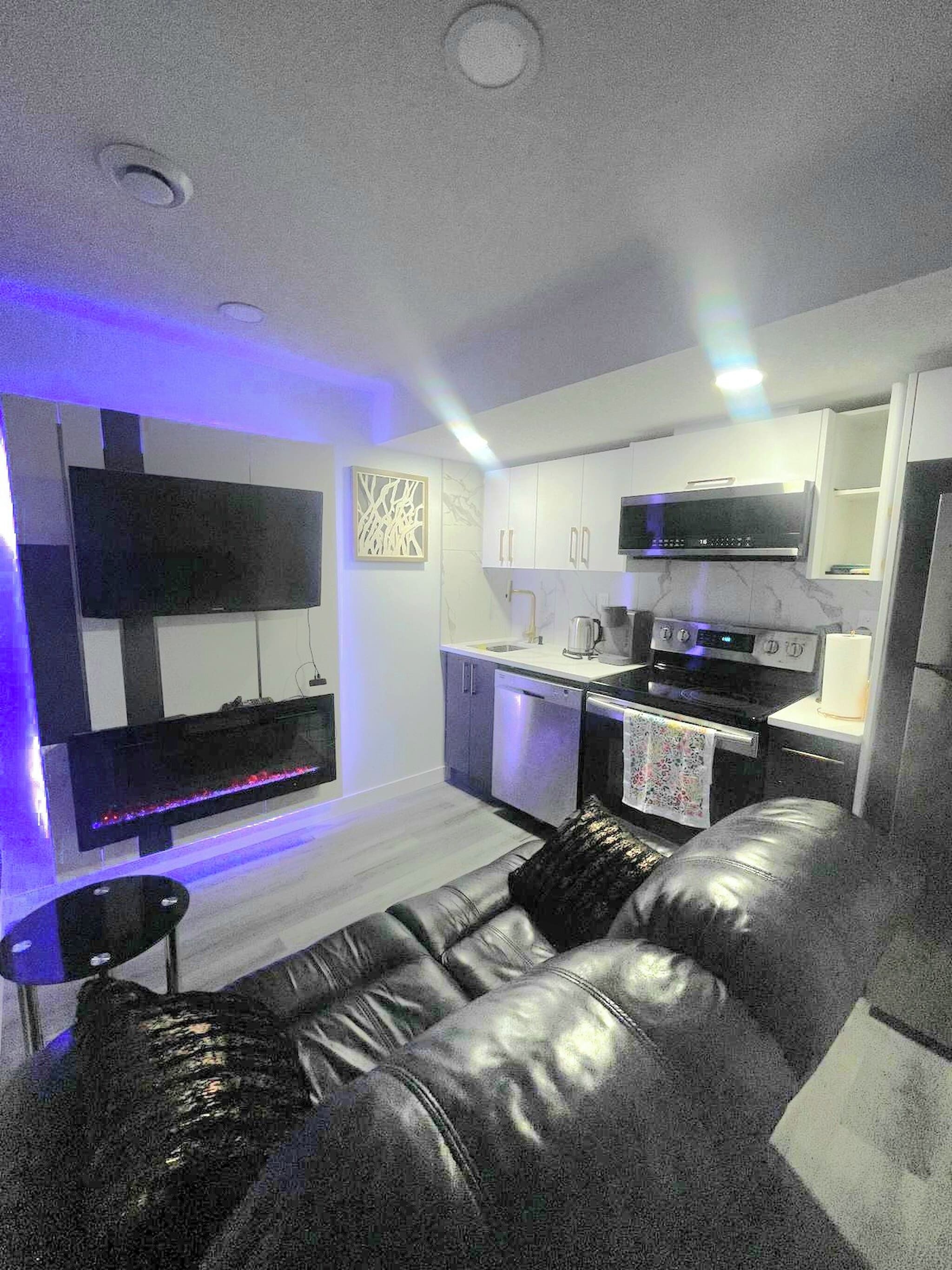 House, 2 Bedrooms, Fireplace | Living room