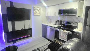 House, 2 Bedrooms, Fireplace | Living room