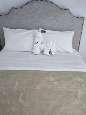 House, 2 Bedrooms, Fireplace - A Place of Refuge and Comfort (Edmonton)