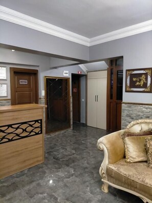 Lobby - Sehri-zade Yalisi (Amasya)