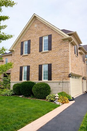 Exterior - Bright. Private. Above-Ground. Not a Basement. (Brampton)
