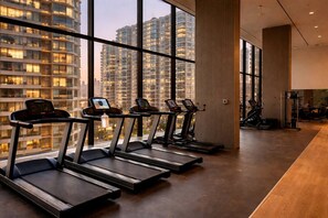 Fitness facility - Modern | Sauna • Climbing Wall • Parking | Square One (Mississauga)