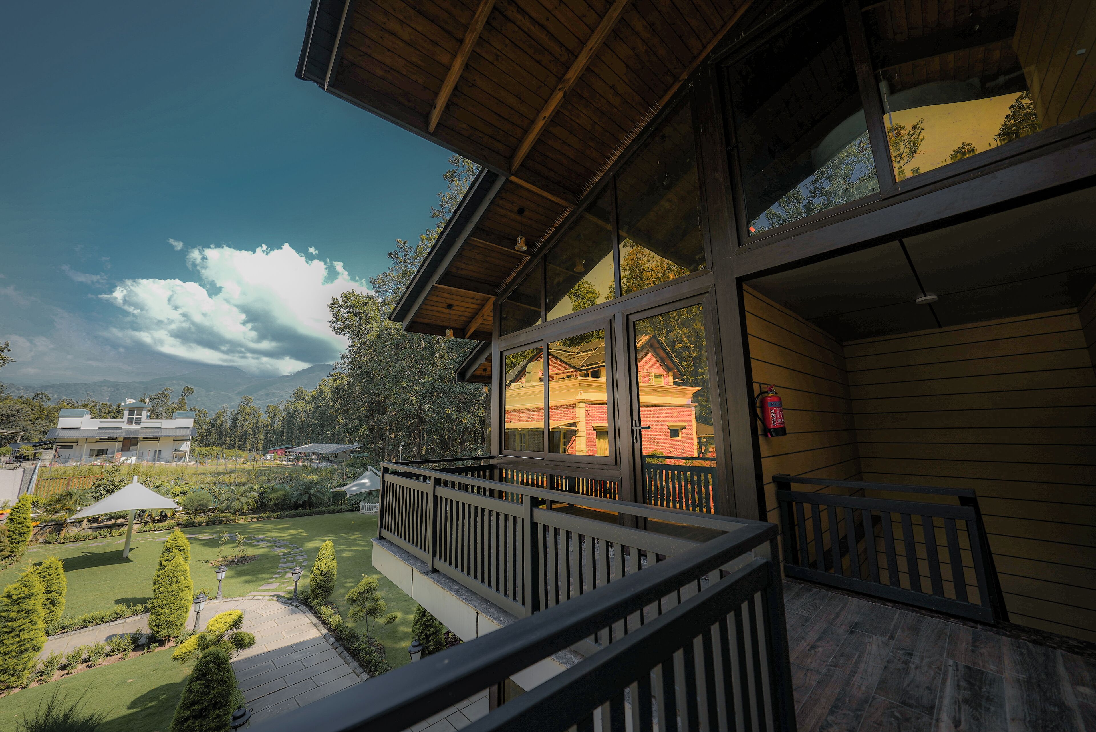 ด้านหน้าที่พัก