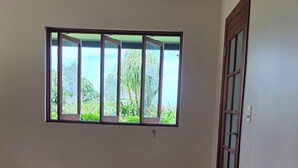 4 室のベッドルーム、WiFi、ベッドシーツ