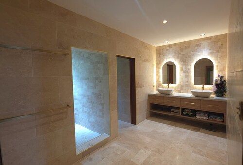 RAINFOREST WELLNESS RETREAT